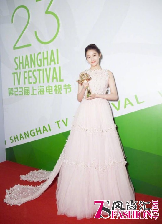 水润少女怎么少得了玻璃唇！