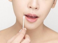 春季嘴唇干燥需怎样护理？