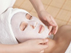 敷面膜时感觉脸上有刺痛感是怎么回事？该怎么办？