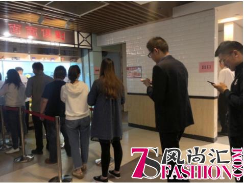一个猪猪女孩的职场奇遇：在这家公司吃三个月不重样