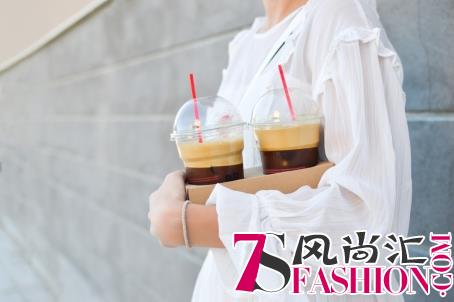 都市白领办公室必备品，咖啡！