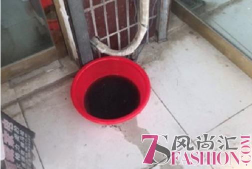 海尔空调深度清洗：徐州宾馆洗出黑水换新16台自清洁