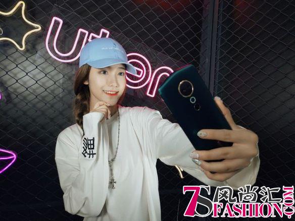 那些用了美图手机的女孩子 最后变成了朋友圈的社交女王