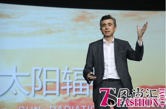 “光的启蒙” 怡思丁新品发布会 开启抗光老化时代