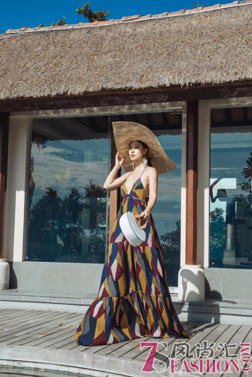 灿烂旅行季 看时尚博主包公子如何完美化身海岛女神？