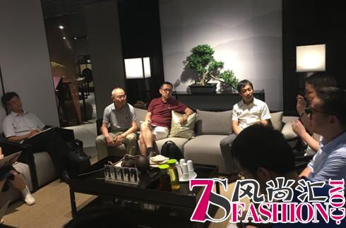 零售专家考察研究京东曲美时尚生活体验馆