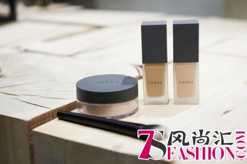 THREE｜萤火流光的七月，摇曳生姿的精致