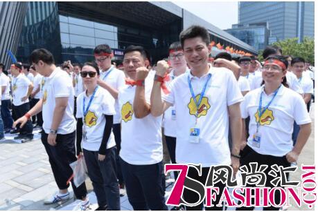东风吹战鼓擂 苏宁818誓师大会：我是狮子我怕谁！