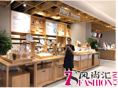 当苏宁小店遇上机械臂 智慧零售解决消费“最后一公里”