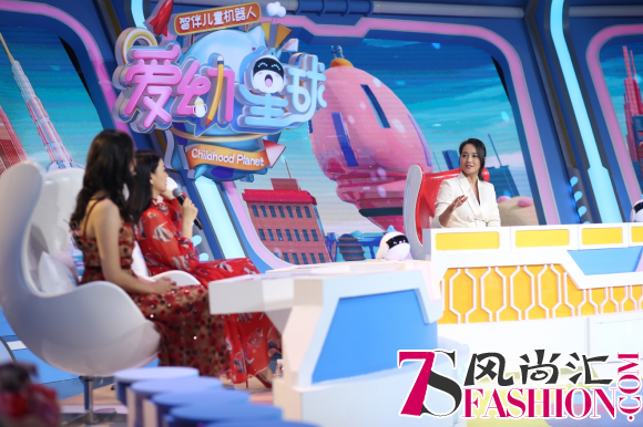 智伴儿童机器人冠名《爱幼星球》815 首播，朱丹李湘育儿首秀「怼怼碰」