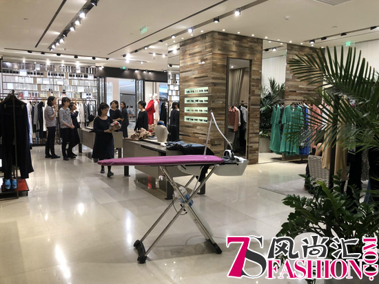 Quentin与MaxMara合作 为其部分店面提供护理熨烫服务