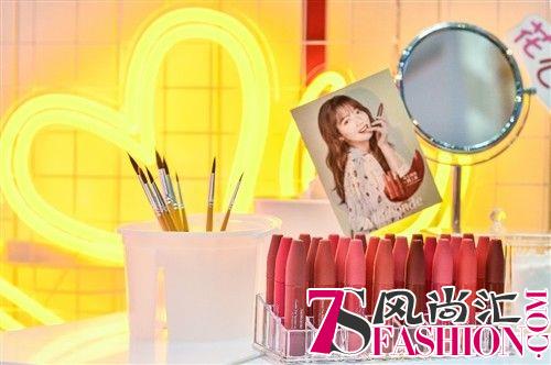 梦妆X天猫快闪店，邀您一起畅游“鲜活少女de玩色花房”