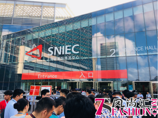 咖啡之翼智能咖啡机受邀参会上海特许加盟展，新零售模式发力