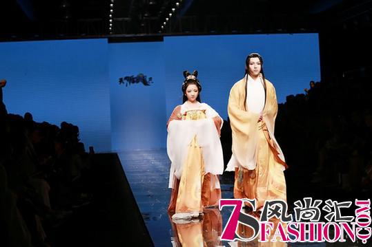 华裳九州天刀华服点亮全场 天峰训练营cosplay篇精彩落幕