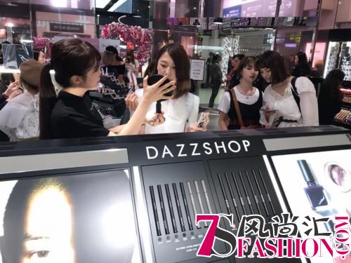 阪急梅田新化妆品卖场OPEN！东京超人气眼妆DAZZSHOP驾到