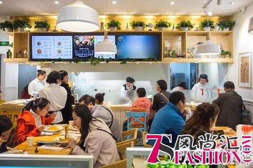 创业解读 轻餐饮正当红，海鲜见面成新宠