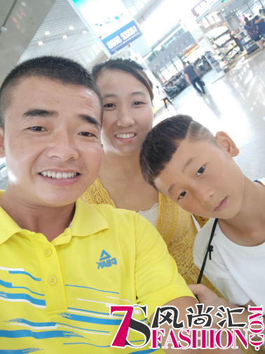 12岁足球小子李冠军的“冠军梦”苏宁之夏现场点亮
