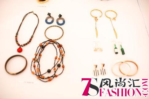“她·时代—时代变迁下的女性成长史暨毓婷上市20周年”展览在京举办