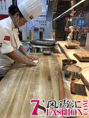 北京著名品牌旺顺阁鱼头泡饼 入驻西安悦荟广场