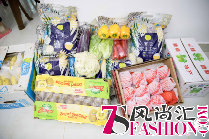 70岁阿姨玩转苏宁SUPER会员 中大奖领取一年大米