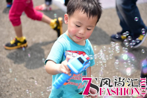 有了它，在座的各位都可以安心带宝宝出门秋游！
