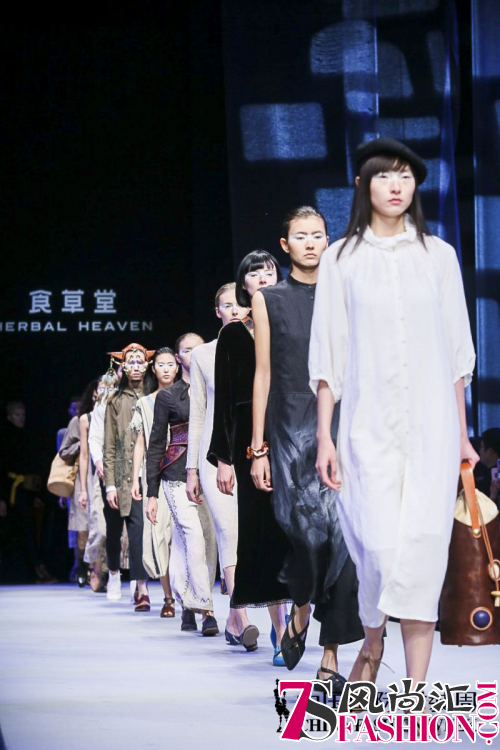 食草堂登陆2019中国国际时装周 一场思考丛林的探险之旅
