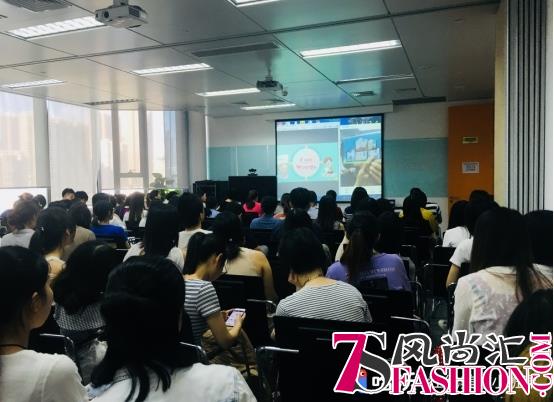 哈沃“中教+外教”效果1+1＞2树立在线英语小班课行业标准