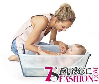 便携的Stokke婴儿浴盆，宝宝的移动水上乐园