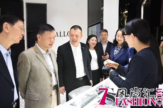 刘润华鼓励深圳珠宝示范企业，完美爱勇当时代先锋