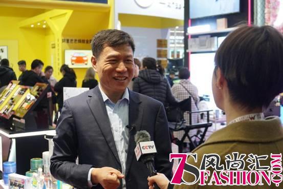 花印C位亮相中国加盟博览会，凭“原装进口快时尚”定位引爆全场