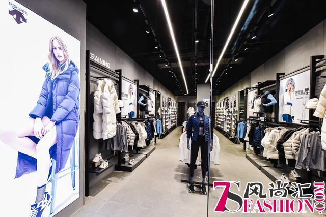 DESCENTE迪桑特厦门全新形象店开业 世界冠军张继科空降助阵