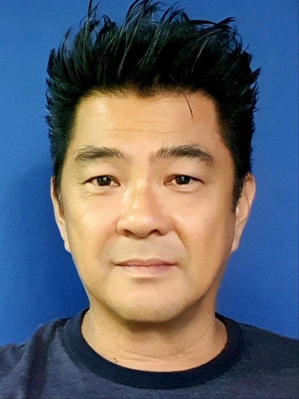 Sim Choo Kheng先生（该集团创始人兼首席执行官）