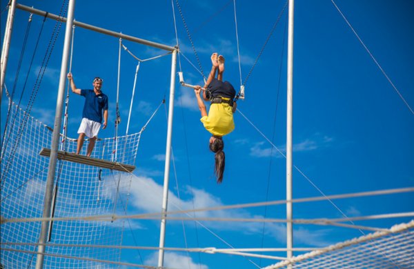 惊险刺激的Club Med独家项目空中飞人