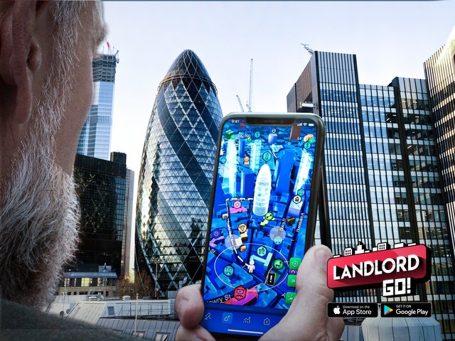 Nearby buildings in geolocation mode.