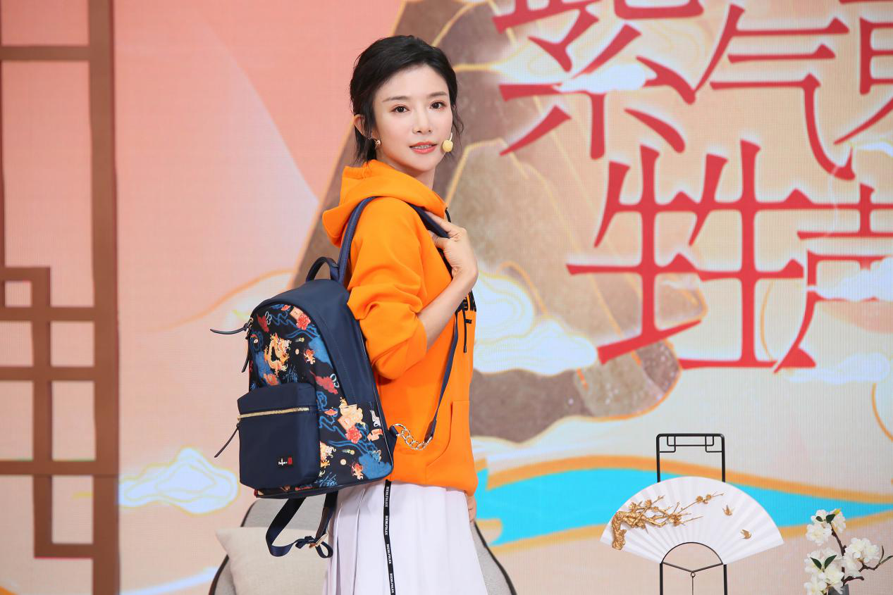 http://i.7sfashion.com/upload/202009/27/16-00-22-7646-1.png