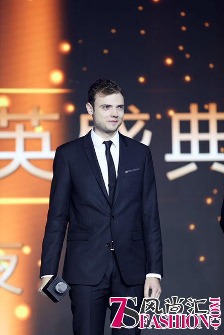李小璐股东身份出席梦泉活动，副业有成