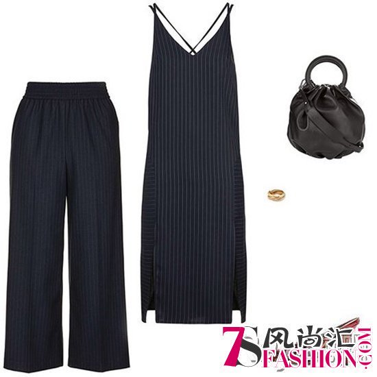 10 从左到右：Topshop 细条纹阔腿裤,，Topshop 细条纹吊带裙, ，Loewe Bounce 水桶包,,702,  Amélie Pichard 凉拖, 0
