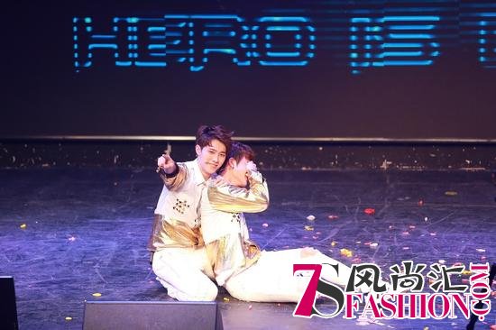 韩团A-JAX首秀落幕 大跳TFBOYS经典舞蹈
