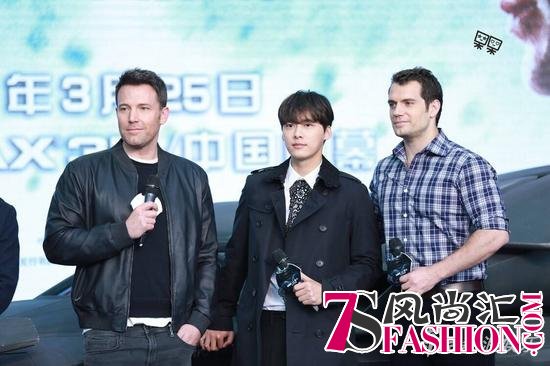 李易峰成为《蝙超》形象代言人，与主演本-阿弗莱克和亨利-卡维尔一同出席中国区发布会。