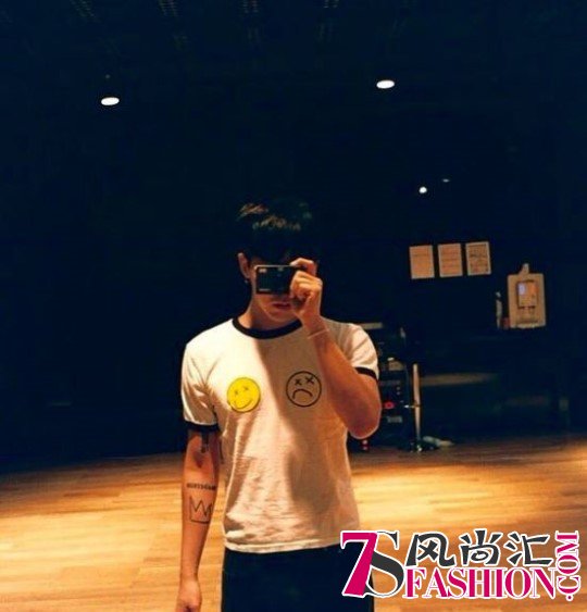 Bigbang权志龙，公开练习室的高颜值自拍照