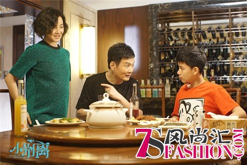 剧中富人、中产、平民三个家庭很具代表性