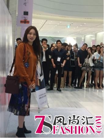 LOVCAT携手李圣经举办签名会，时尚博主现身送惊喜