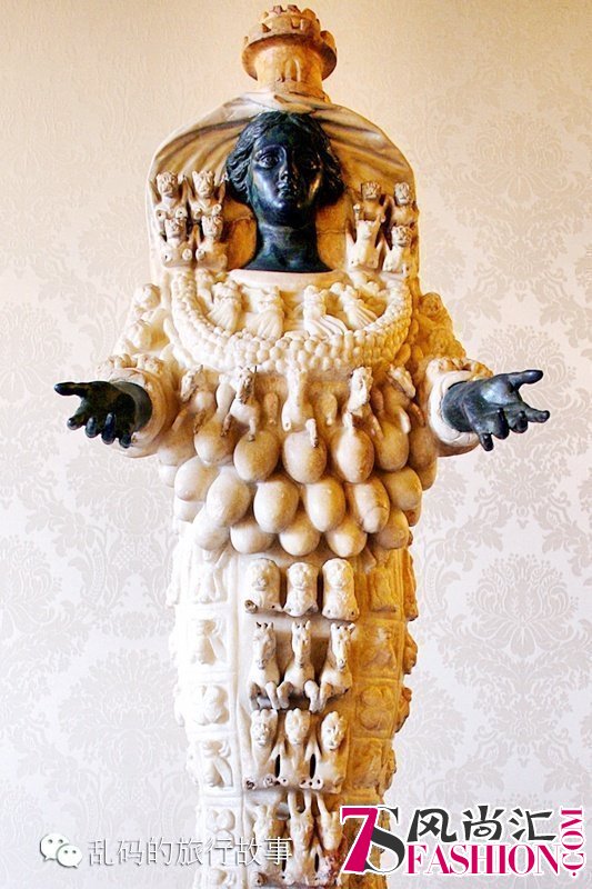 土耳其博物馆镇馆之宝：陨石百乳女神像