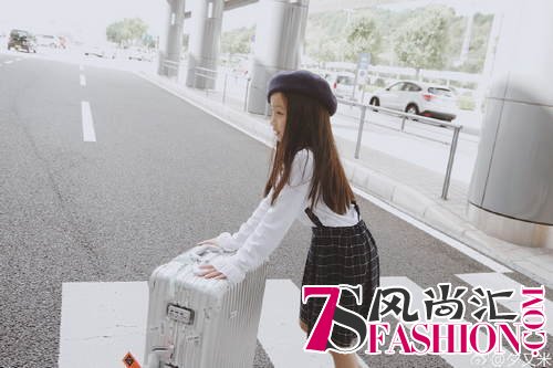 高晓松前妻晒女儿近照 肤白貌美气质好