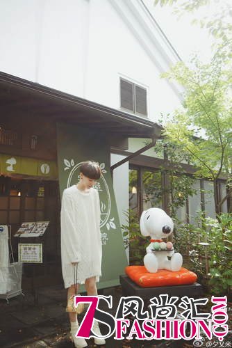 高晓松前妻晒女儿近照 肤白貌美气质好