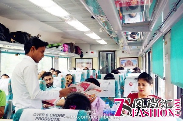 在印度坐火车“享受”人上人的感觉