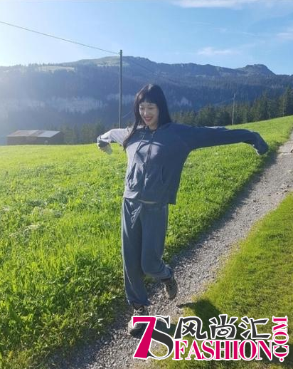 此前雪莉就曾晒过凸点照