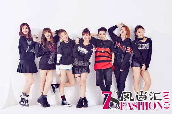 蜜蜂少女队《直通春晚》舞台大放异彩，这气场才是中国第一女团！