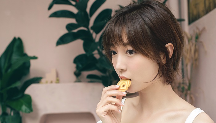 脸长的女生适合什么发型