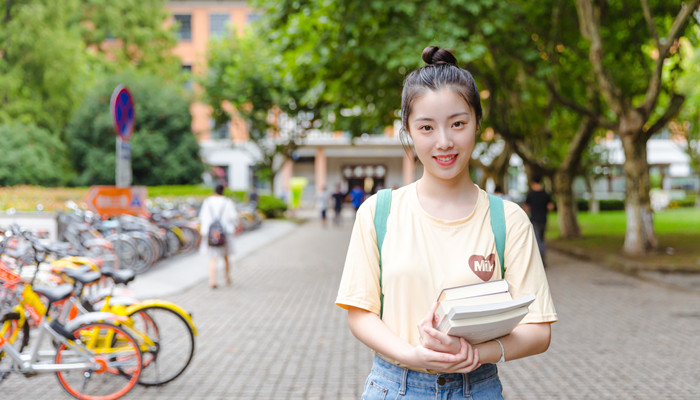 胖人穿正肩还是落肩